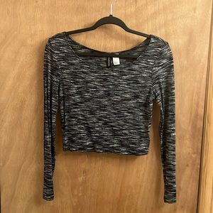 H&M Divided long sleeve cropped top woman’s size small